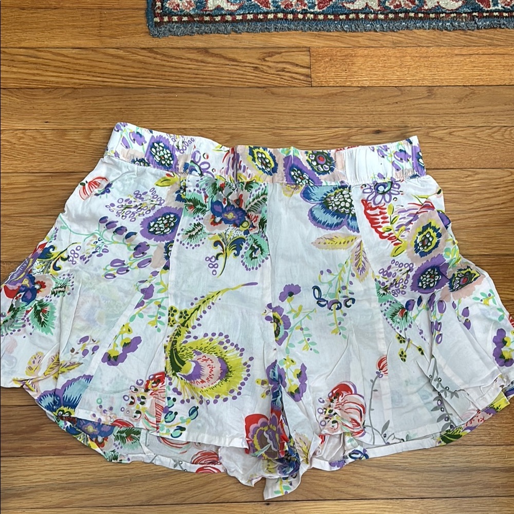 High Waist White and Purple Flowy Shorts